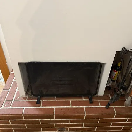 Giulietta Near The Center And The Sea *