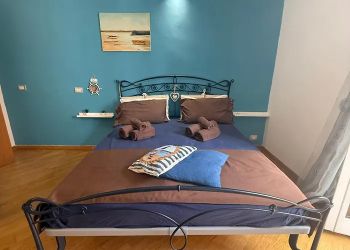 Giulietta Near The Center And The Sea * Bari