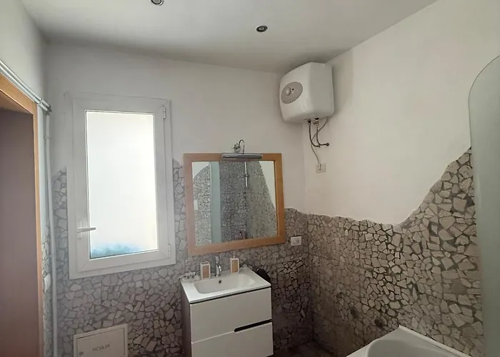 Giulietta Near The Center And The Sea