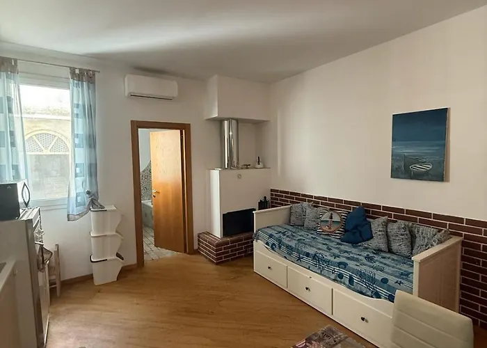 Giulietta Near The Center And The Sea