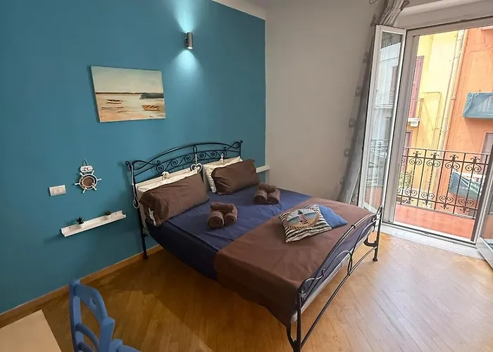 Giulietta Near The Center And The Sea