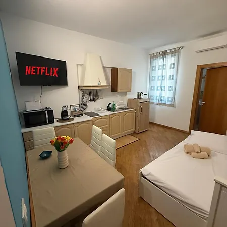 Giulietta Near The Center And The Sea