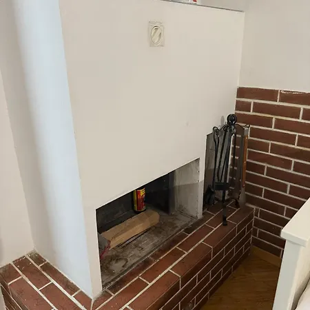 Giulietta Near The Center And The Sea *